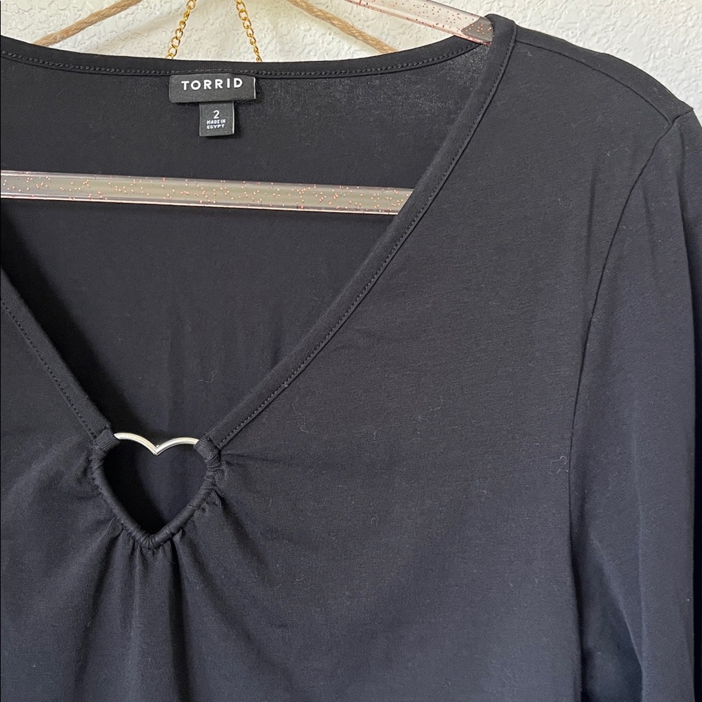 TORRID Size 2 Black Heart Ring Long Sleeve- V-Neck Keyhole w/ Metal Heart Accent